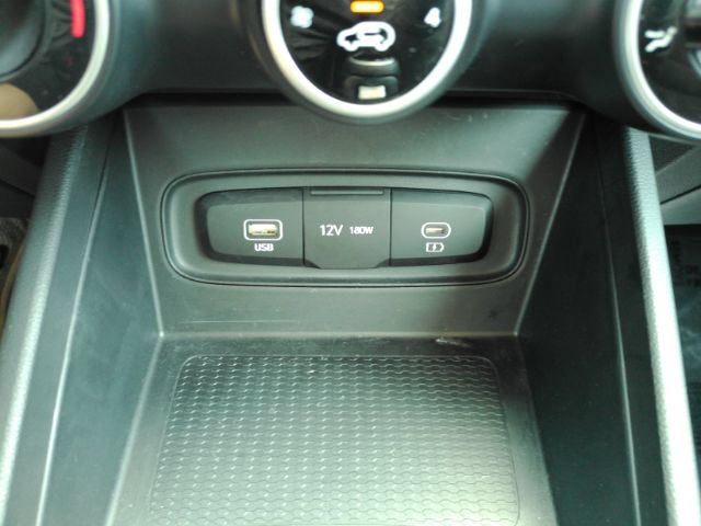 Used 2023 Hyundai Venue SE FWD image 39