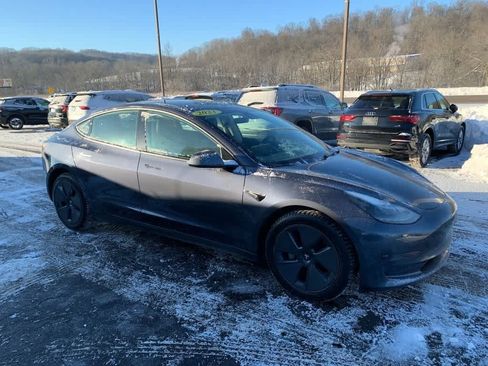 Used 2023 Tesla Model 3 Standard Range image 6