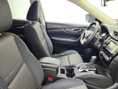 Used 2017 Nissan Rogue SV w/ SV Premium Package AWD/4WD image 23
