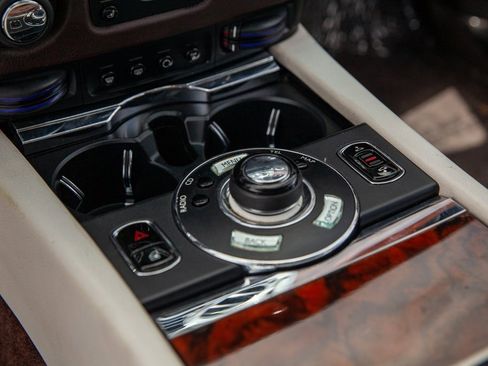 Used 2013 Rolls-Royce Ghost image 22