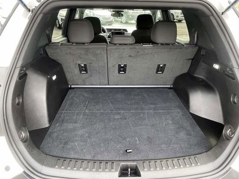 Certified 2025 GMC Terrain Elevation AWD/4WD image 10