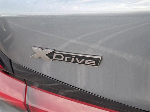 Used 2021 BMW M550i xDrive image 9