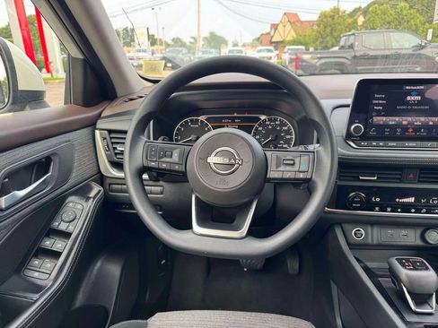 Used 2023 Nissan Rogue SV AWD/4WD image 20