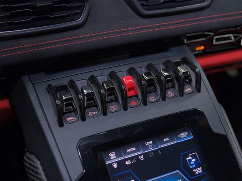 Used 2020 Lamborghini Huracan EVO image 51