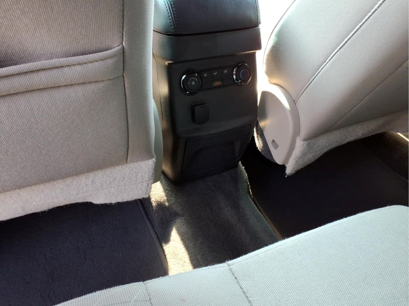 Used 2015 Ford Explorer FWD image 18