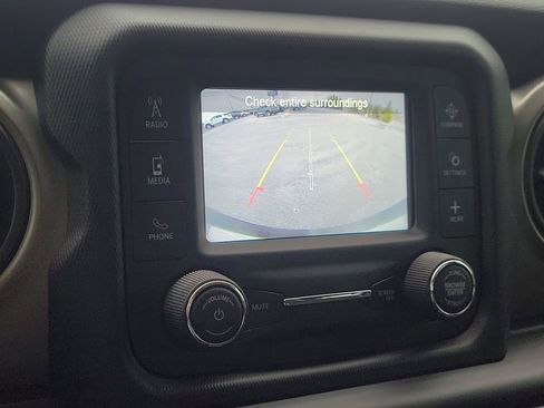 Used 2019 Jeep Wrangler Unlimited Sport image 19