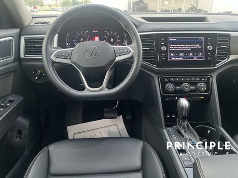 Used 2023 Volkswagen Atlas SE w/ Black Wheel Package FWD image 30