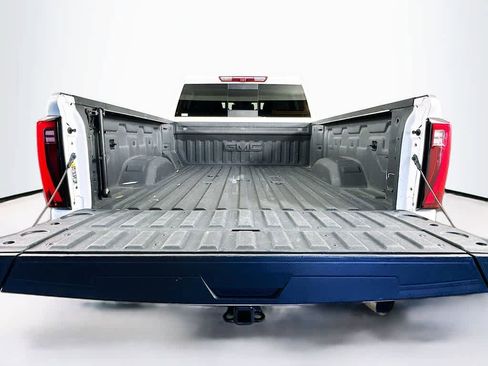 Used 2024 GMC Sierra 2500 SLT w/ SLT Premium Package image 21