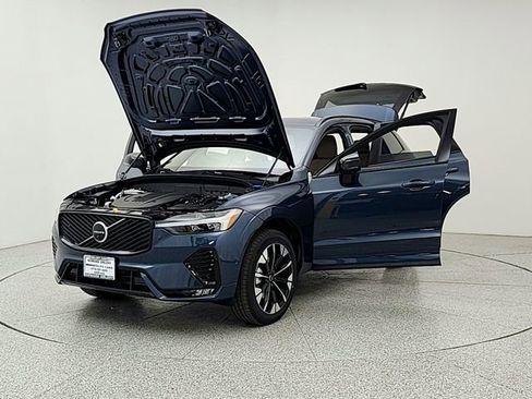 New 2026 Volvo XC60 B5 Plus w/ Climate Package AWD/4WD image 9
