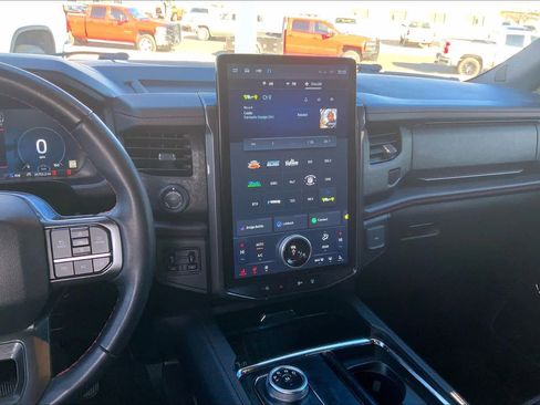 Used 2024 Ford Expedition Limited image 6