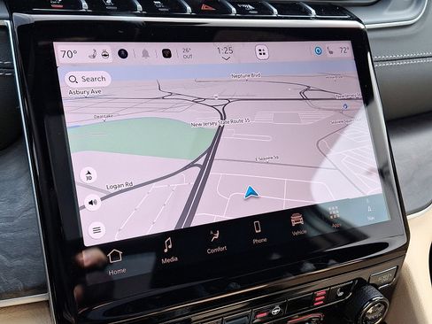 Certified 2025 Jeep Grand Cherokee Limited image 18