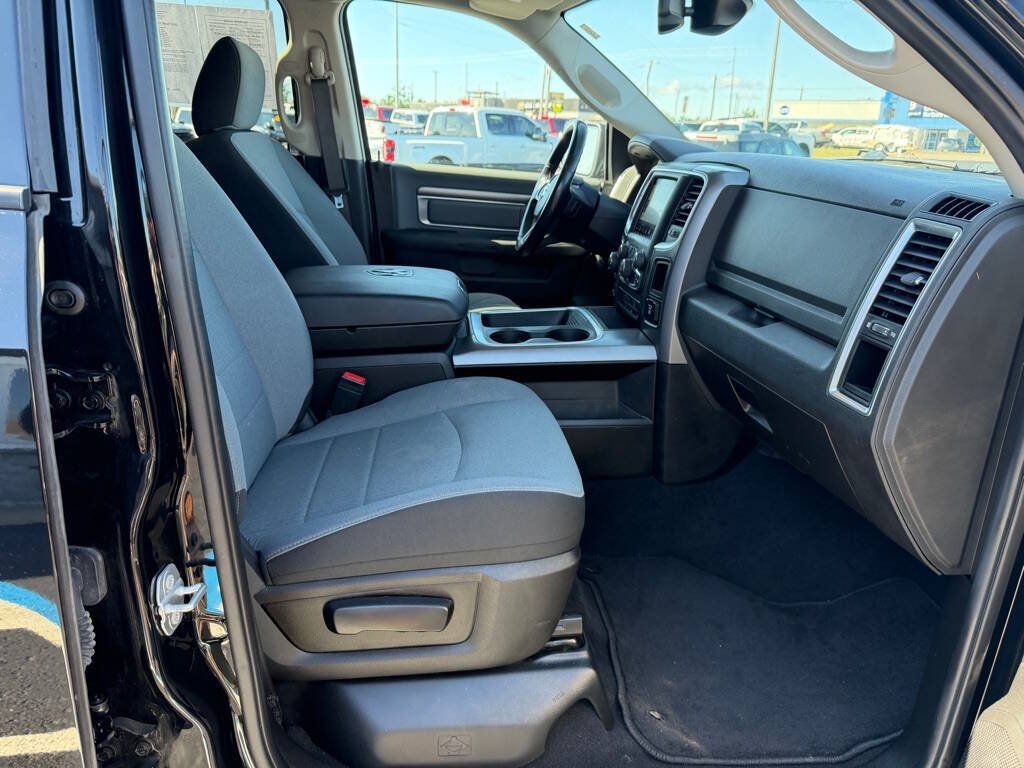 Used 2022 RAM 1500 Classic SLT w/ Electronics Convenience Group AWD/4WD image 53
