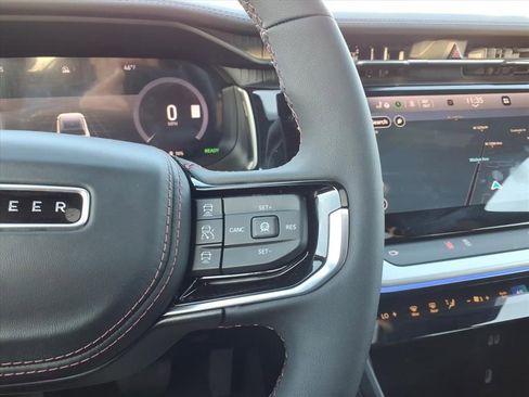 Used 2024 Jeep Wagoneer Launch Edition image 32