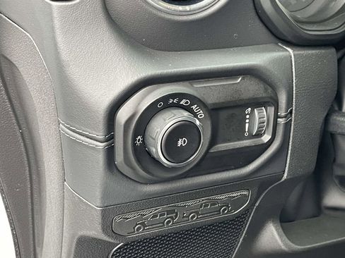New 2026 Jeep Wrangler Unlimited Sahara AWD/4WD image 27