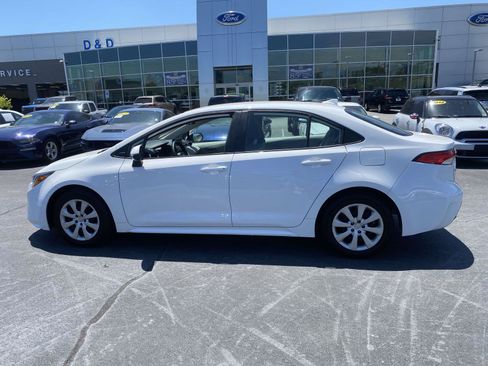 Used 2024 Toyota Corolla LE FWD image 4