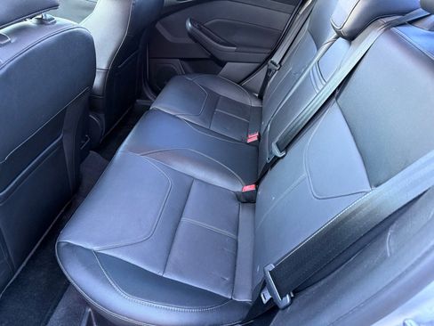 Used 2015 Ford Focus Titanium image 9
