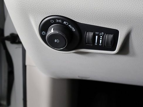 Used 2023 Jeep Compass Limited AWD/4WD image 38