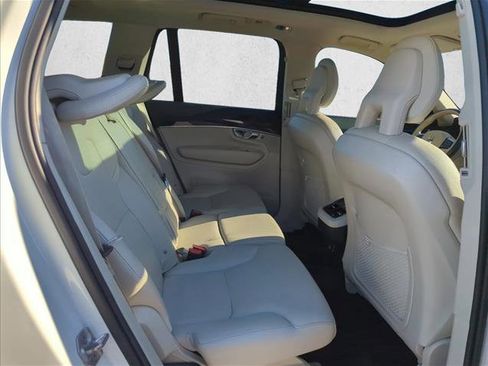 Used 2017 Volvo XC90 T6 Momentum w/ Vision Package image 17