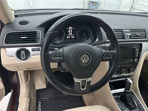 Used 2013 Volkswagen Passat 2.5 SE image 10
