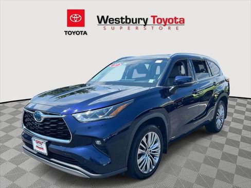 Certified 2022 Toyota Highlander Platinum image 5