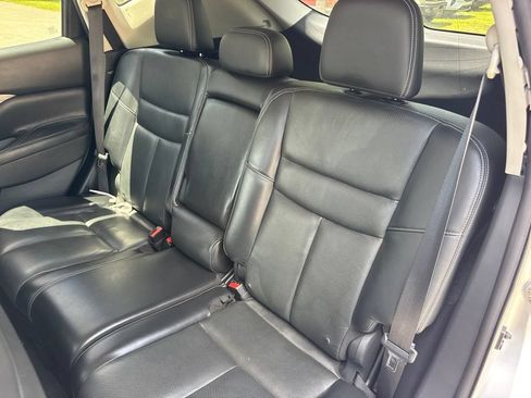 Used 2016 Nissan Murano Platinum w/ Platinum Technology Package FWD image 11
