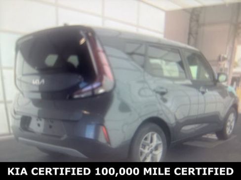 Used 2025 Kia Soul LX image 2