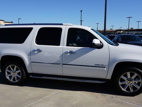 Used 2012 GMC Yukon XL Denali image 4