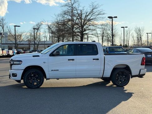 New 2026 RAM 1500 4x4 Crew Cab image 12