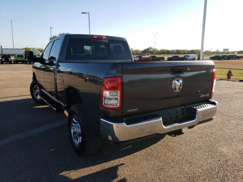 Used 2024 RAM 2500 Tradesman w/ Chrome Appearance Group image 5