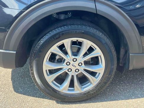 Used 2020 Ford Explorer XLT w/ Equipment Group 202A AWD/4WD image 15