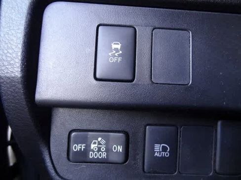Used 2023 Toyota Tacoma SR image 14