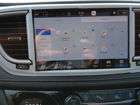 New 2027 Chrysler Pacifica Limited w/ Family Tech Group AWD/4WD image 44