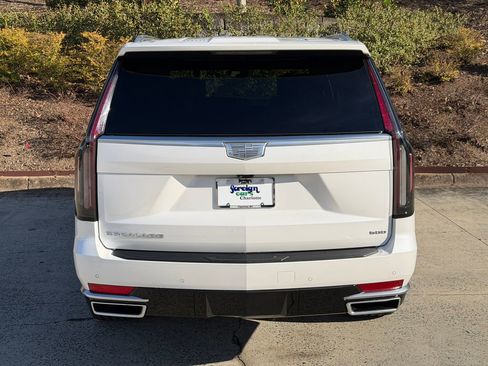 Used 2021 Cadillac Escalade Premium Luxury Platinum image 4