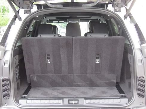 Used 2023 Land Rover Discovery S R-Dynamic AWD/4WD image 23