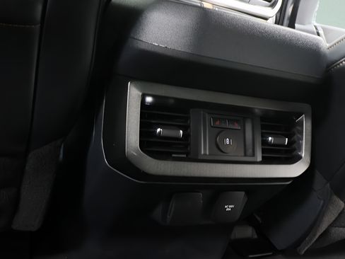 Used 2024 Ford F250 Platinum AWD/4WD image 29