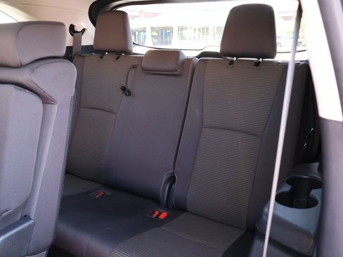 Used 2023 Toyota Highlander LE FWD image 24