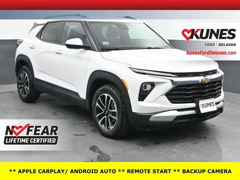 Used 2025 Chevrolet TrailBlazer LT FWD image 1