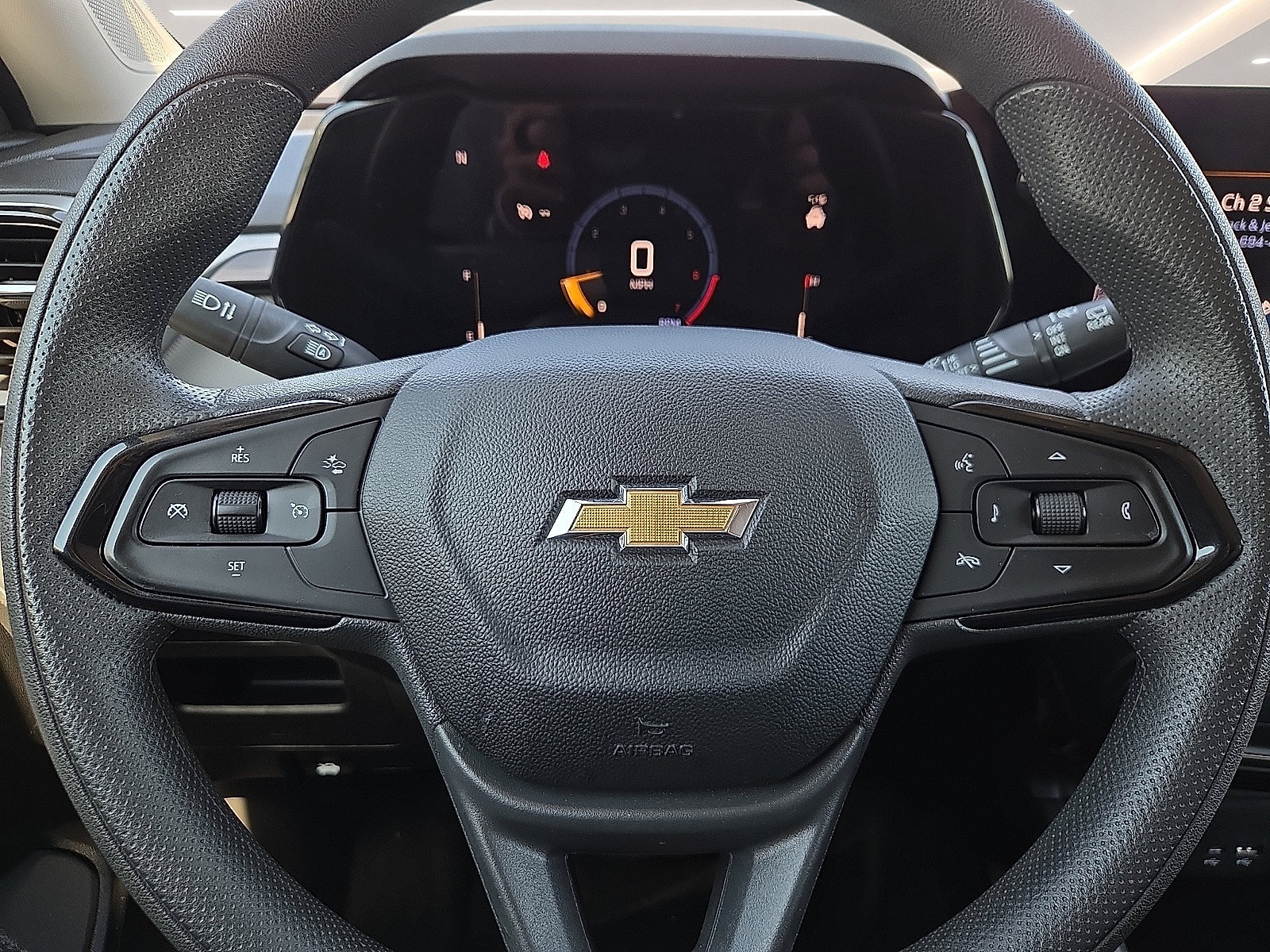 Used 2025 Chevrolet TrailBlazer LT FWD image 24