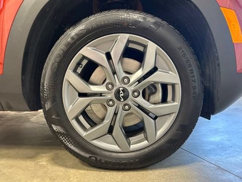 Used 2024 Kia Seltos S AWD/4WD image 11