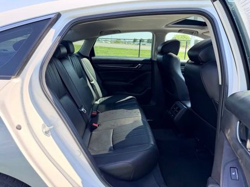 Used 2021 Honda Accord Touring image 9