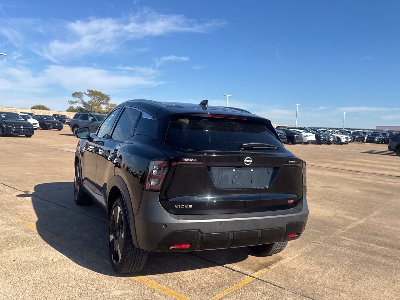 Certified 2026 Nissan Kicks SR FWD image 18