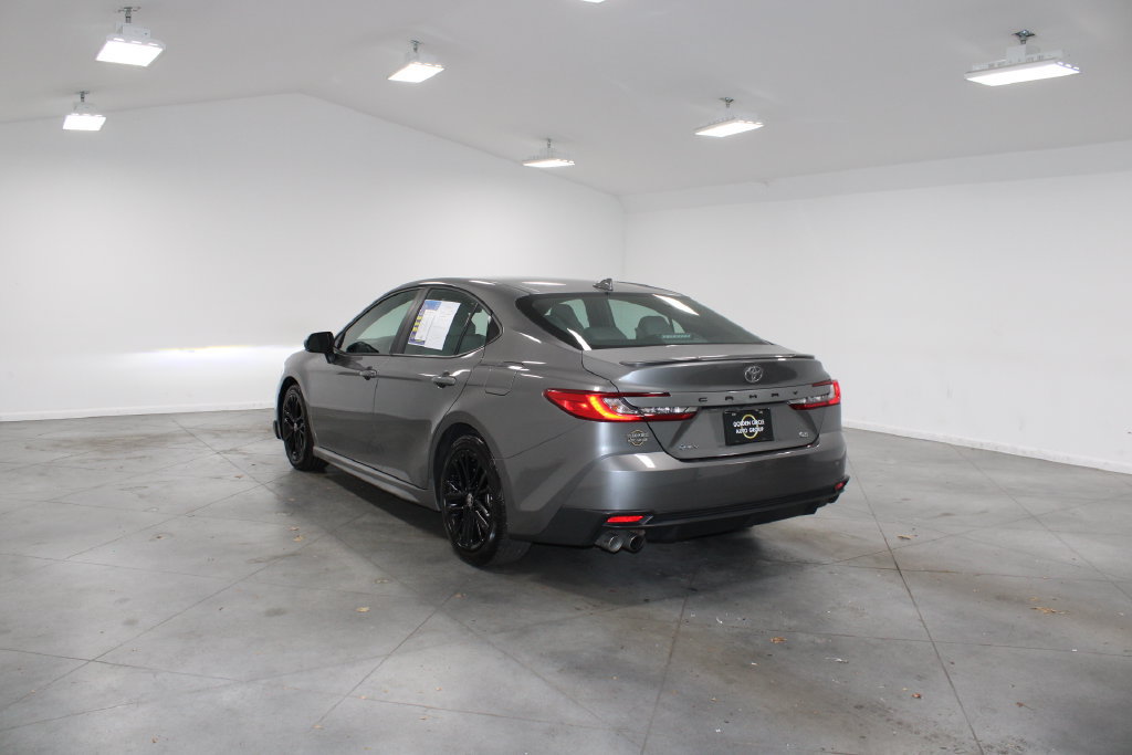 Used 2025 Toyota Camry SE FWD image 7