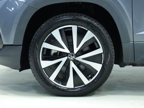 Used 2022 Volkswagen Taos SE image 8