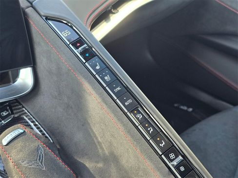 Used 2023 Chevrolet Corvette Stingray Premium Conv w/ Z51 Performance Package image 28