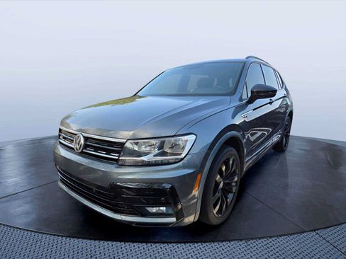 Used 2021 Volkswagen Tiguan SE R-Line FWD image 3