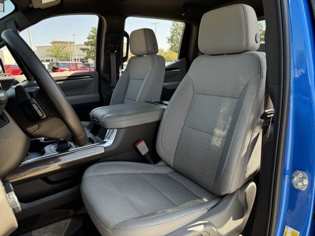 Used 2025 Chevrolet Silverado 1500 LT Trail Boss w/ Convenience Package II AWD/4WD image 27
