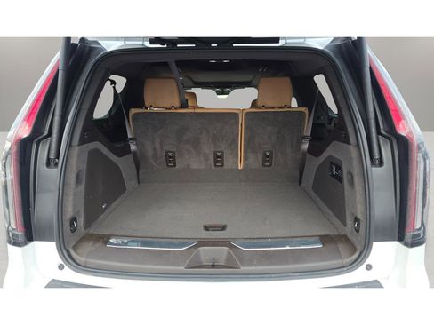 Used 2022 Cadillac Escalade ESV Premium Luxury image 27