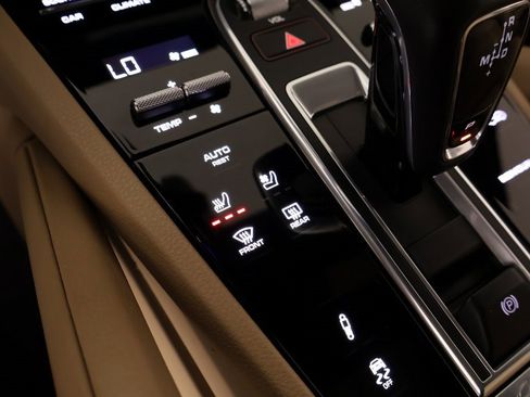 Used 2020 Porsche Cayenne Base image 9