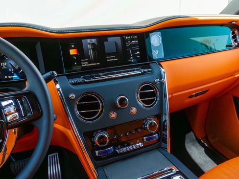 Used 2025 Rolls-Royce Cullinan image 68