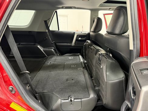 Used 2020 Toyota 4Runner SR5 Premium image 38